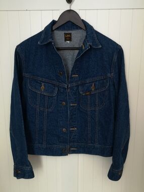Vintage Like-new Lee Blue Jean Jacket Dark Wash Two Front Pockets Woman *Small*
